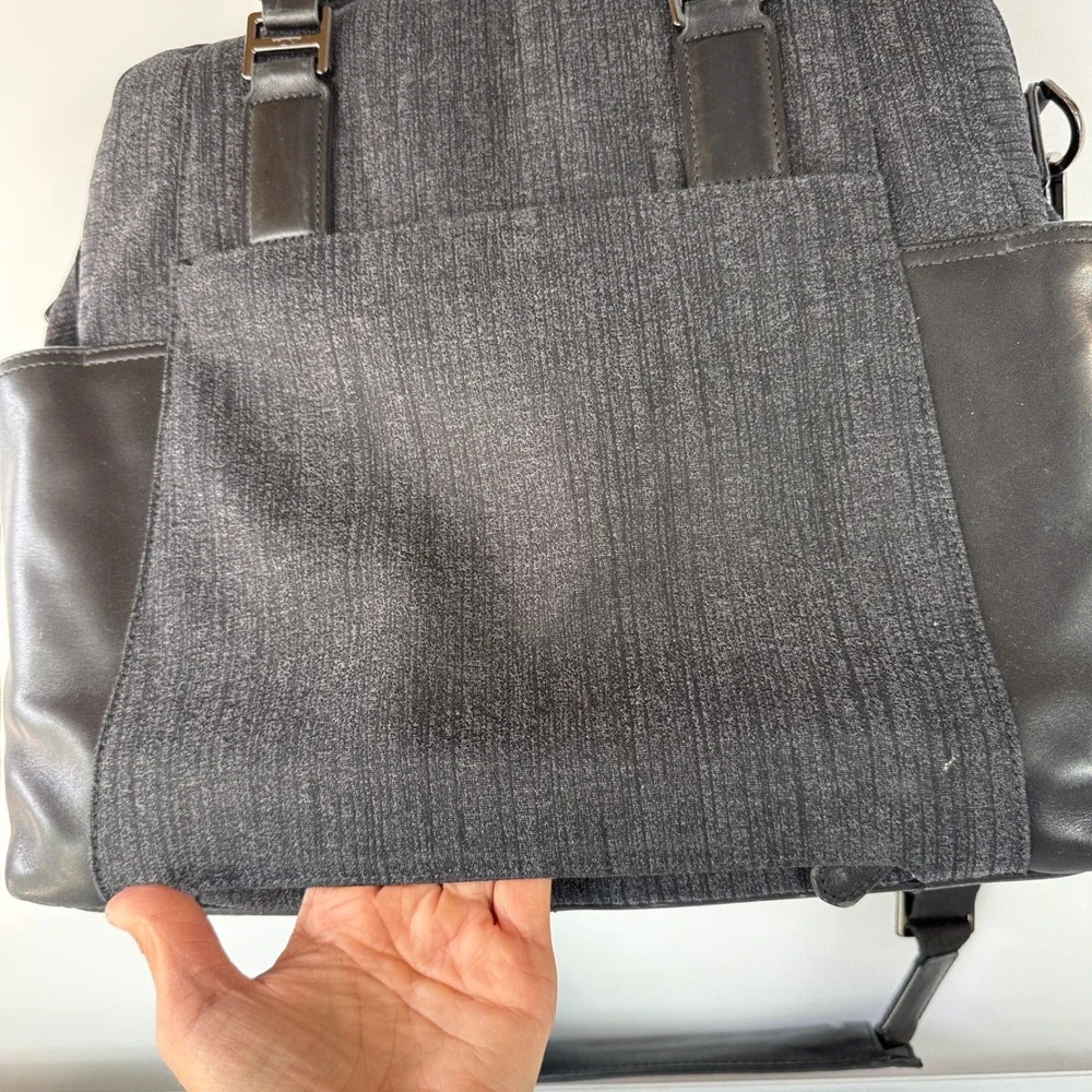 Tumi Beacon Hill Smith Jetsetter Bag Mens L Grey Black Leather Briefcase 68550SL